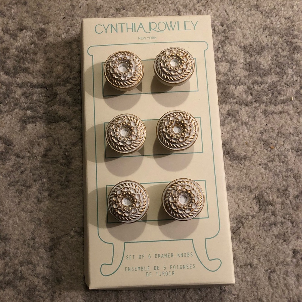 Cynthia Rowley set of 6 drawer knobs